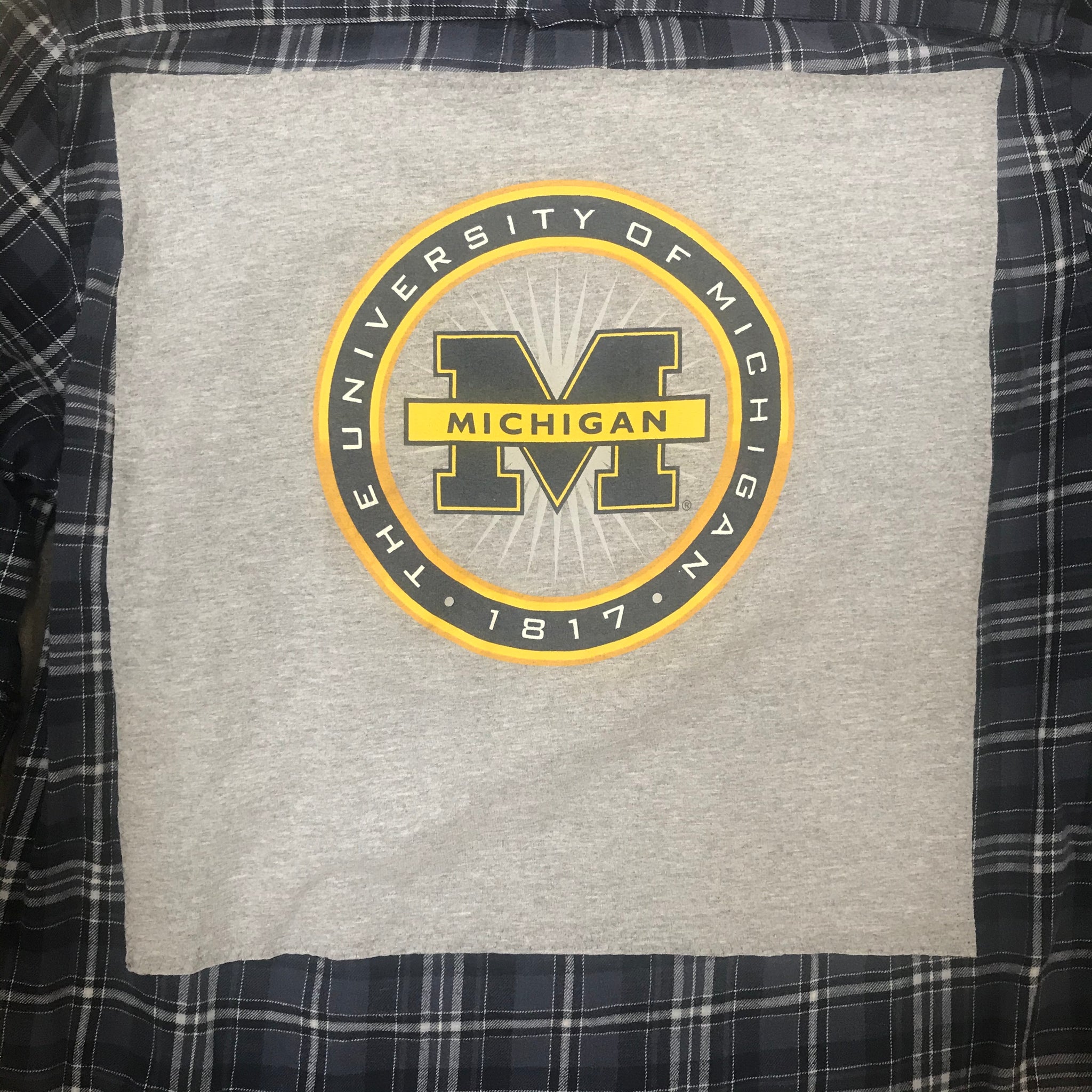 Michigan LARGE U of Michigan T-shirt backed flannels